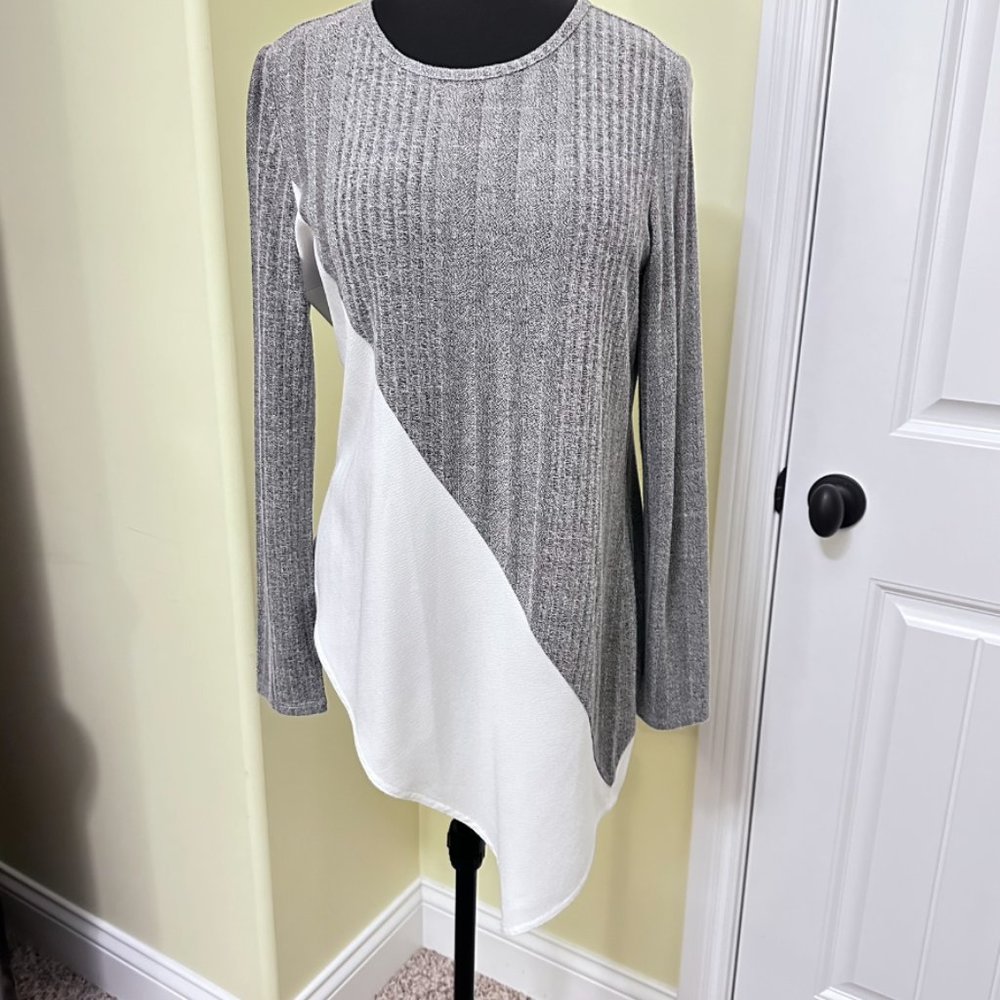 Bar III Women's Asymmetrical Colorblocked Top Medium Heather Grey Large